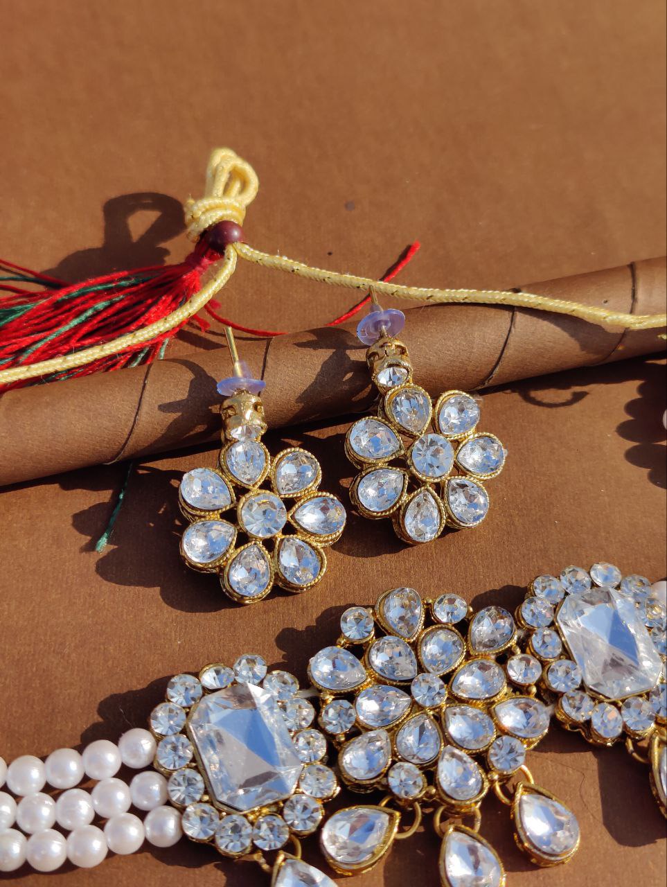 Kundan Studded Shiny Pearl Necklace