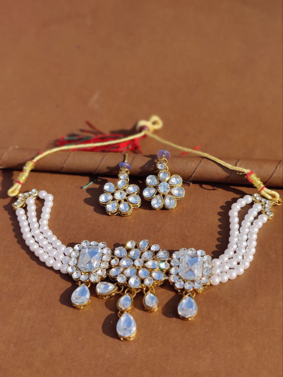 Kundan Studded Shiny Pearl Necklace