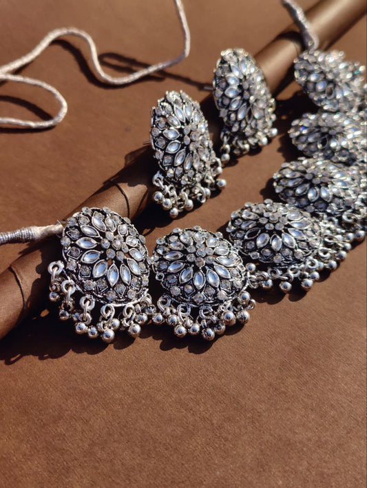 Shining Diva Floral Necklace