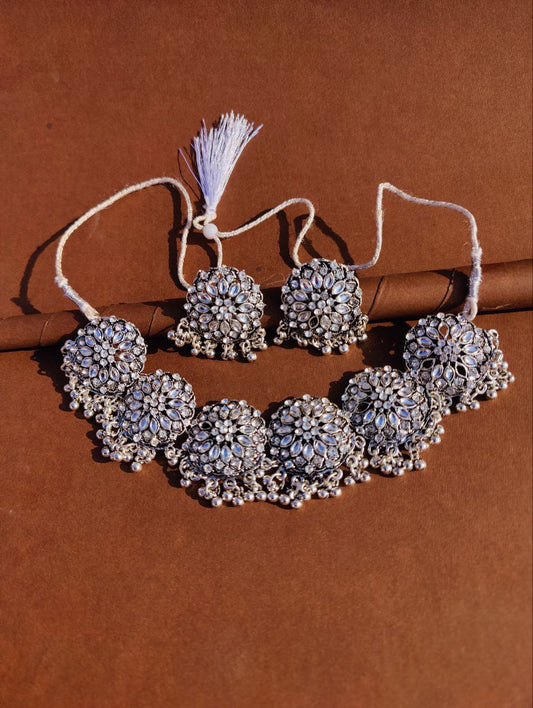 Shining Diva Floral Necklace